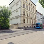 Leonart Living 31 Apartment *